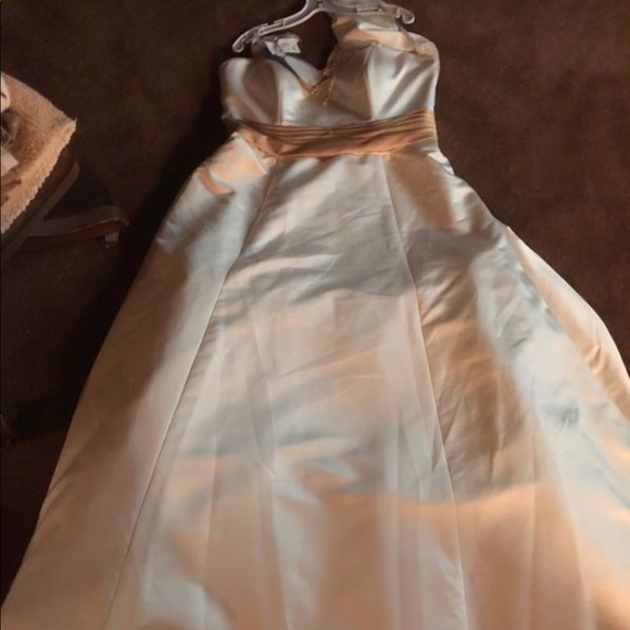 Wedding dress - Picture 3 of 4